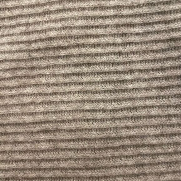 BCBGMAXAZRIA cropped ribbed knit sweater. Size M. - Picture 9 of 10